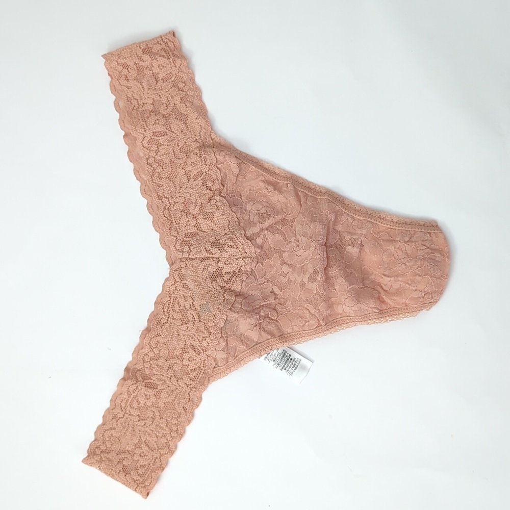 Hanky Panky Signature Lace Original Rise Thong - Pastel Tan